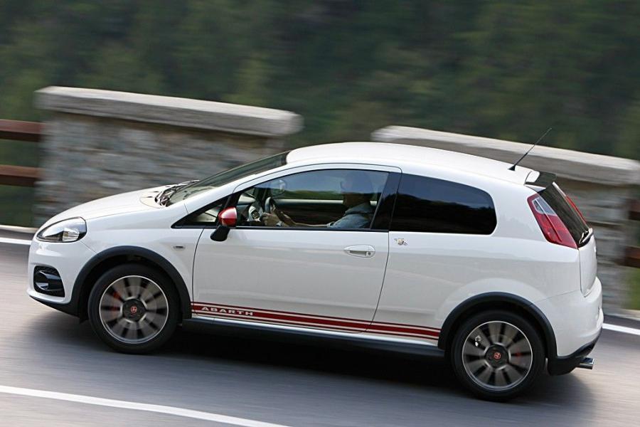  Fiat Grande Punto Abarth 2007 года  (фото 47 из 67)
